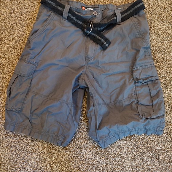 Airwalk: Gray Cargo Shorts with Embedded Belt - Picture 2 of 3